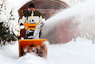 Manuelle Schneeschaufel Eine Halbe Meile Schnee Kann In 15 Minuten Geräumt Werden Schneeräumung Schneeräumung Im Heimischen Garten